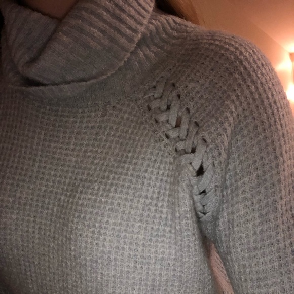 American Eagle Fuzzy Baby Blue Turtleneck Sweater - Picture 4 of 6